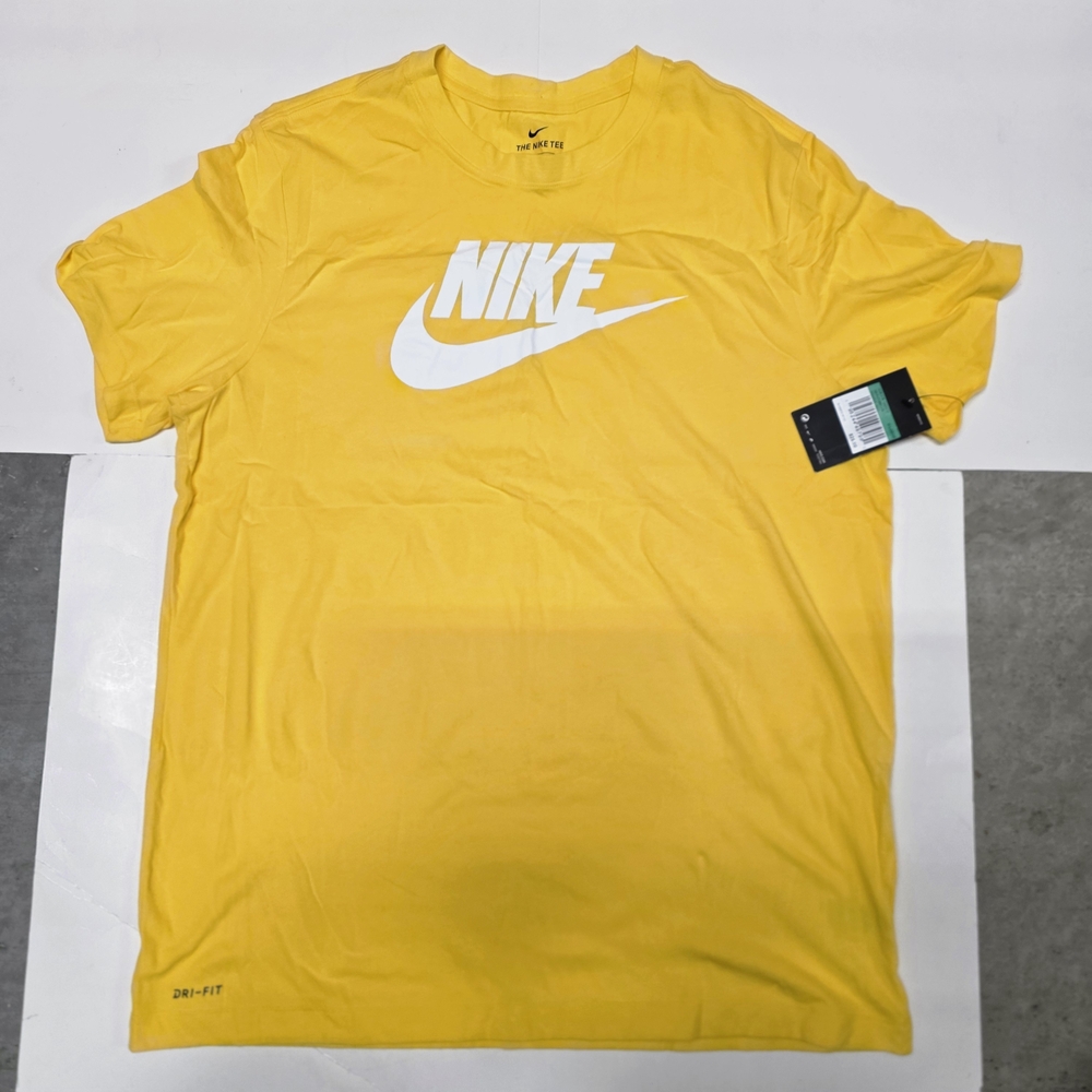 Nike Men's Yellow Short Sleeve Tee